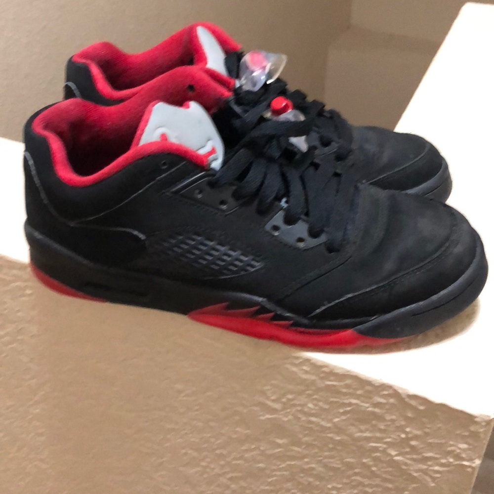 Jordan Retro 5 Low/ Black / Red